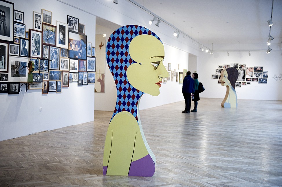 https://www.ed-templeton.com/files/gimgs/th-121_Ernst Muzeum Budapest install 6.jpg